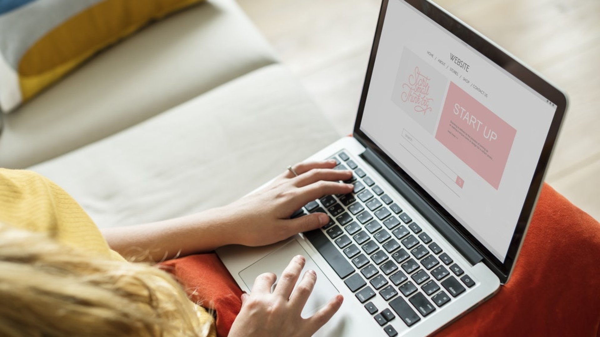 Online ruhavásárlás előnyök Bemutatjuk az online ruhavásárlás előnyeit